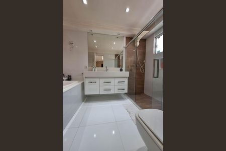Casa de condomínio à venda com 145m², 3 quartos e 2 vagasBanheiro da Suíte 1