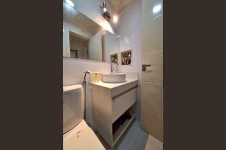 Casa de condomínio à venda com 145m², 3 quartos e 2 vagasBanheiro Social