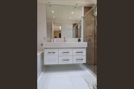 Casa de condomínio à venda com 145m², 3 quartos e 2 vagasBanheiro da Suíte 1