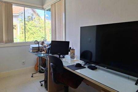 Casa de condomínio à venda com 145m², 3 quartos e 2 vagasSuíte 2
