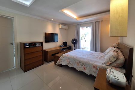 Casa de condomínio à venda com 145m², 3 quartos e 2 vagasSuíte 1