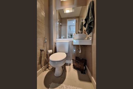 Casa de condomínio à venda com 145m², 3 quartos e 2 vagasLavabo
