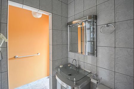 Casa à venda com 125m², 2 quartos e 2 vagasBanheiro
