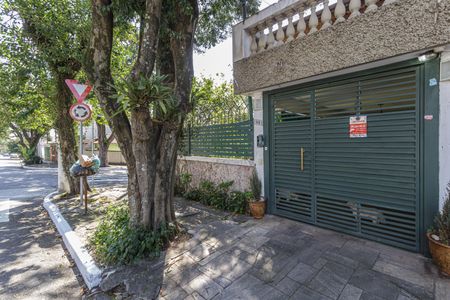 Fachada de casa à venda com 3 quartos, 220m² em Indianópolis, São Paulo