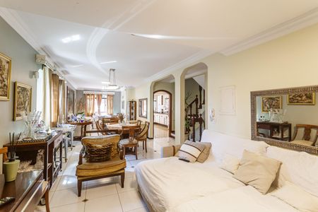 Sala de casa à venda com 3 quartos, 220m² em Indianópolis, São Paulo