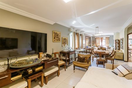Sala de casa à venda com 3 quartos, 220m² em Indianópolis, São Paulo