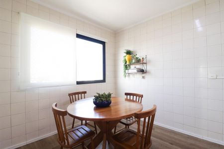 Apartamento à venda com 134m², 3 quartos e 2 vagas Apartamento à venda com 134m², 3 quartos e 2 vagasCozinha