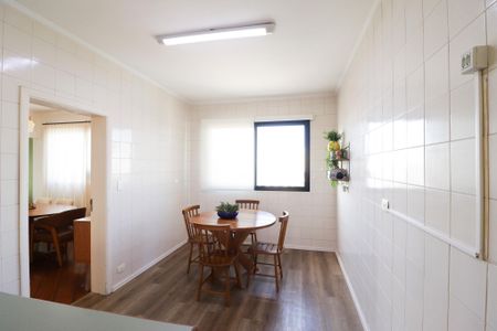 Apartamento à venda com 134m², 3 quartos e 2 vagas Apartamento à venda com 134m², 3 quartos e 2 vagasCozinha