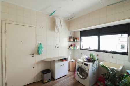 Apartamento à venda com 134m², 3 quartos e 2 vagas Apartamento à venda com 134m², 3 quartos e 2 vagasÁrea de Serviço e Banheiro de Serviço