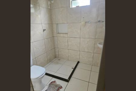 Banheiro de apartamento para alugar com 2 quartos, 65m² em Engenvelho de Brotas, Salvador