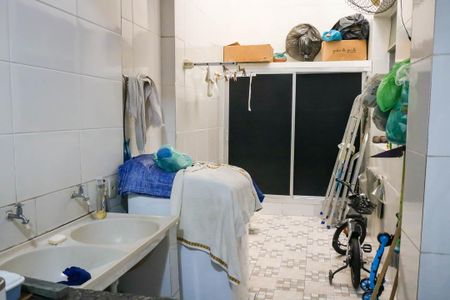 Casa de condomínio para alugar com 244m², 4 quartos e 1 vagaÁrea de Serviço - 1º Pavimento