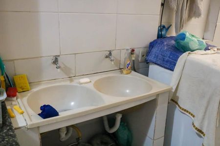 Casa de condomínio para alugar com 244m², 4 quartos e 1 vagaÁrea de Serviço - 1º Pavimento