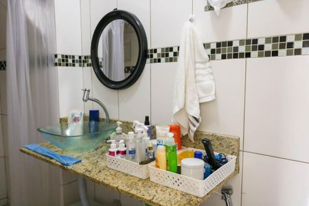 Casa de condomínio para alugar com 244m², 4 quartos e 1 vagaBanheiro do Quarto Suite - 2º Pavimento