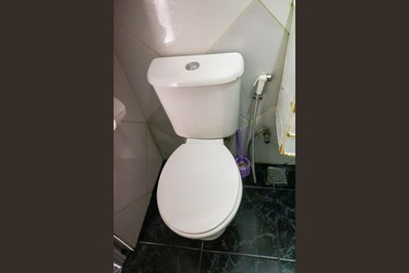 Casa de condomínio para alugar com 244m², 4 quartos e 1 vagaBanheiro 1º Pavimento