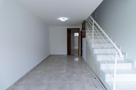 Sala de casa para alugar com 2 quartos, 123m² em Jardim Barbacena, Cotia