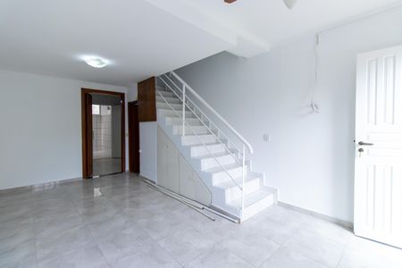 Sala de casa para alugar com 2 quartos, 123m² em Jardim Barbacena, Cotia