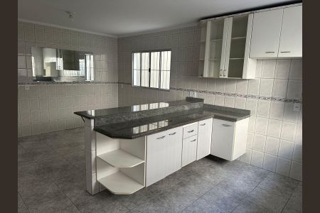 Casa à venda com 4 quartos, 213m² em Parque Cruzeiro do Sul, São Paulo