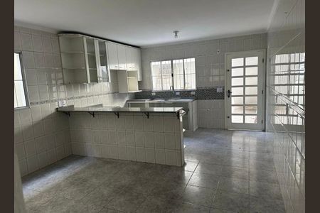Casa à venda com 4 quartos, 213m² em Parque Cruzeiro do Sul, São Paulo
