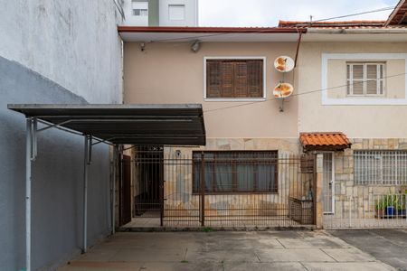 Casa para alugar com 188m², 3 quartos e 4 vagas Casa para alugar com 188m², 3 quartos e 4 vagasFachada