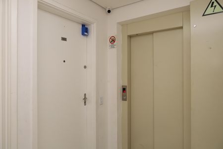 Apartamento para alugar com 41m², 2 quartos e 1 vagaÁrea comum - Saguão do andar
