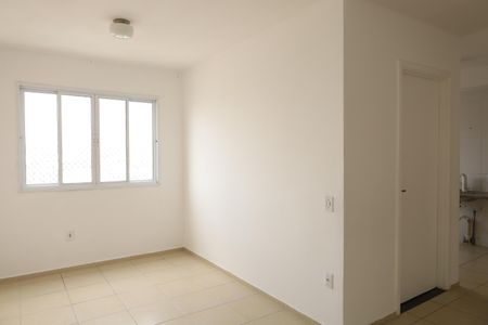 Sala de apartamento para alugar com 2 quartos, 41m² em Jardim Guaianazes, São Paulo