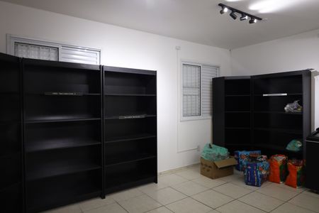 Apartamento para alugar com 41m², 2 quartos e 1 vagaÁrea comum - Espaço para mercado