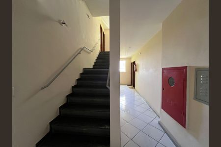 Apartamento para alugar com 58m², 2 quartos e 1 vagaEscada
