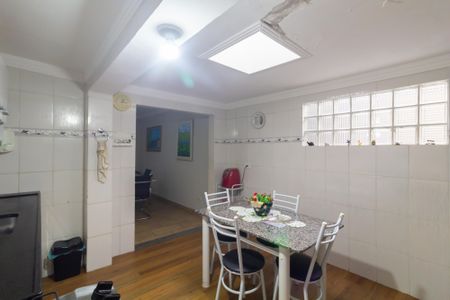 Casa à venda com 109m², 3 quartos e 2 vagasCozinha