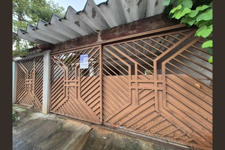 Casa à venda com 109m², 3 quartos e 2 vagasFachada