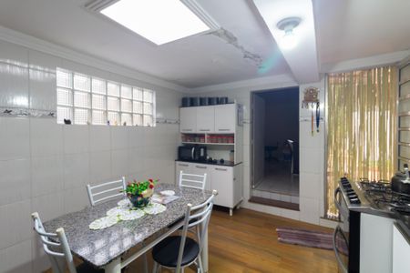 Casa à venda com 109m², 3 quartos e 2 vagasCozinha