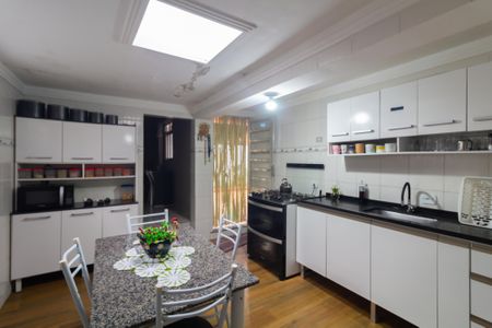 Casa à venda com 109m², 3 quartos e 2 vagasCozinha