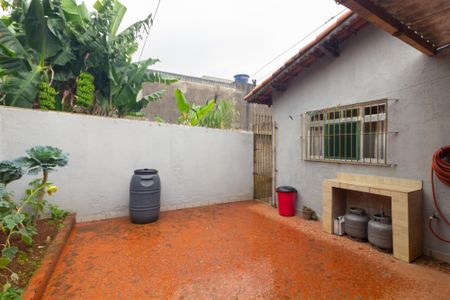 Casa à venda com 109m², 3 quartos e 2 vagasQuintal