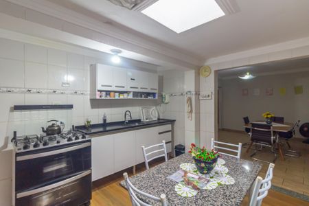 Casa à venda com 109m², 3 quartos e 2 vagasCozinha