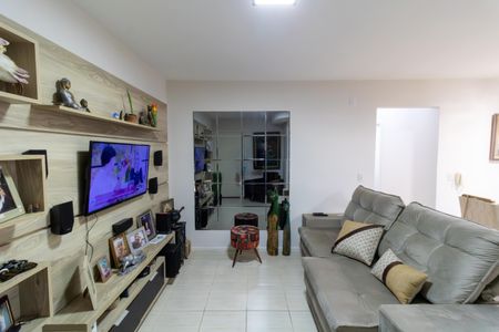 Sala de apartamento à venda com 3 quartos, 67m² em Espírito Santo, Porto Alegre