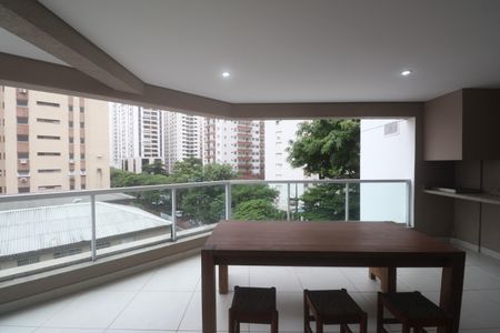 Apartamento para alugar com 135m², 3 quartos e 2 vagasVaranda