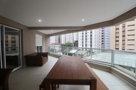 Apartamento para alugar com 135m², 3 quartos e 2 vagasVaranda