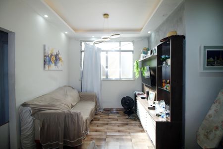 Sala de apartamento à venda com 2 quartos, 55m² em Olaria, Rio de Janeiro