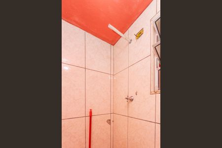 Banheiro de casa para alugar com 1 quarto, 33m² em Jardim Aracati, São Paulo