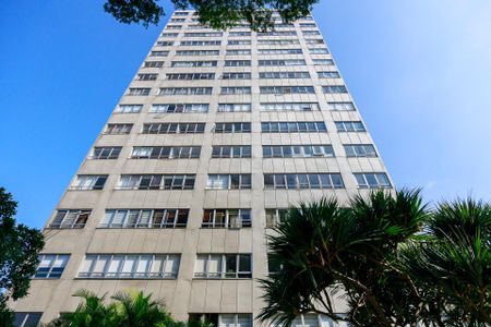 Apartamento à venda com 80m², 1 quarto e 1 vaga Apartamento à venda com 80m², 1 quarto e 1 vagaFachada