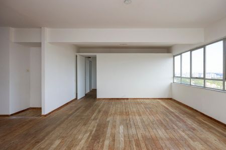 Apartamento à venda com 80m², 1 quarto e 1 vaga Apartamento à venda com 80m², 1 quarto e 1 vagaSala