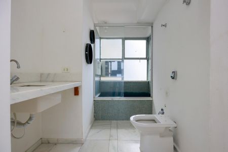 Apartamento à venda com 80m², 1 quarto e 1 vaga Apartamento à venda com 80m², 1 quarto e 1 vagaSuíte - Banheiro