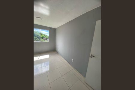 Sala de apartamento para alugar com 2 quartos, 35m² em Cerâmica, Nova Iguaçu
