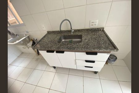 Cozinha de apartamento para alugar com 2 quartos, 35m² em Cerâmica, Nova Iguaçu