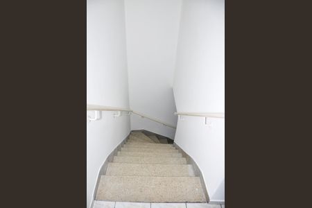 Detalhe - Escada Quartos de casa para alugar com 3 quartos, 120m² em Vila Palmeiras, São Paulo