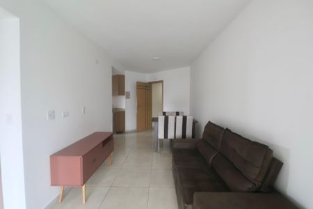 Sala de apartamento para alugar com 2 quartos, 69m² em Jardim Virginia, Guarujá