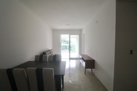 Sala de apartamento para alugar com 2 quartos, 69m² em Jardim Virginia, Guarujá