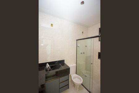 Casa à venda com 240m², 4 quartos e 2 vagasBanheiro Social