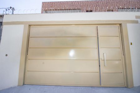 Casa à venda com 240m², 4 quartos e 2 vagasFachada