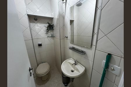 Apartamento para alugar com 90m², 2 quartos e sem vagaBanheiro