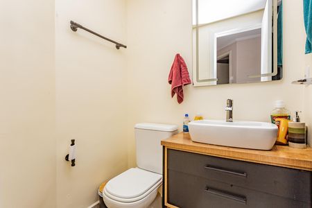 Apartamento à venda com 90m², 4 quartos e 2 vagas Apartamento à venda com 90m², 4 quartos e 2 vagasBanheiro Social